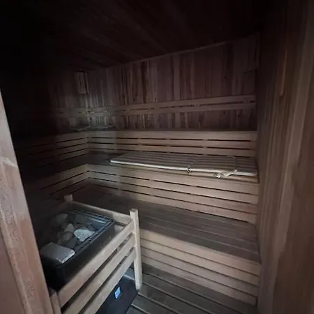 Apartment Odyssey Court A/2