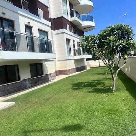 Odyssey Court A/2 Apartment *